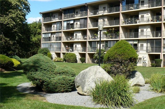 Foto del edificio - 650 E Greenwich Ave