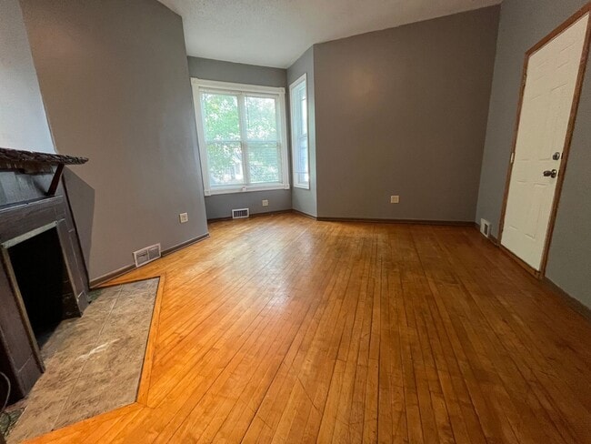 Building Photo - 666 Sims Ave