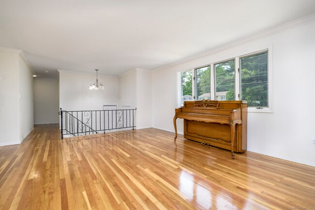 Building Photo - 10 Stanwick Pl
