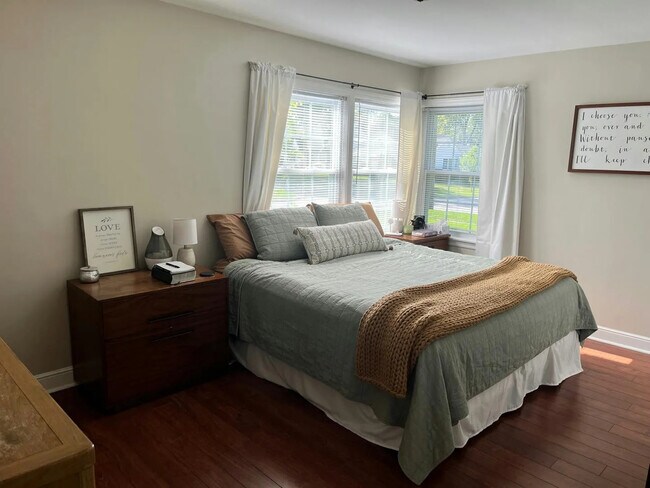 Foto del edificio - 203 E Oak Ave