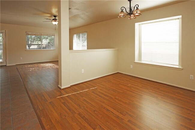 Building Photo - 3765 Castle Rock Dr