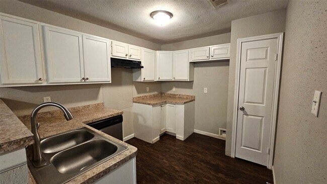 Foto del edificio - 13102 Crystal Cove Dr