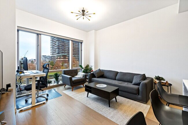 Foto del edificio - 75 Park Ln S