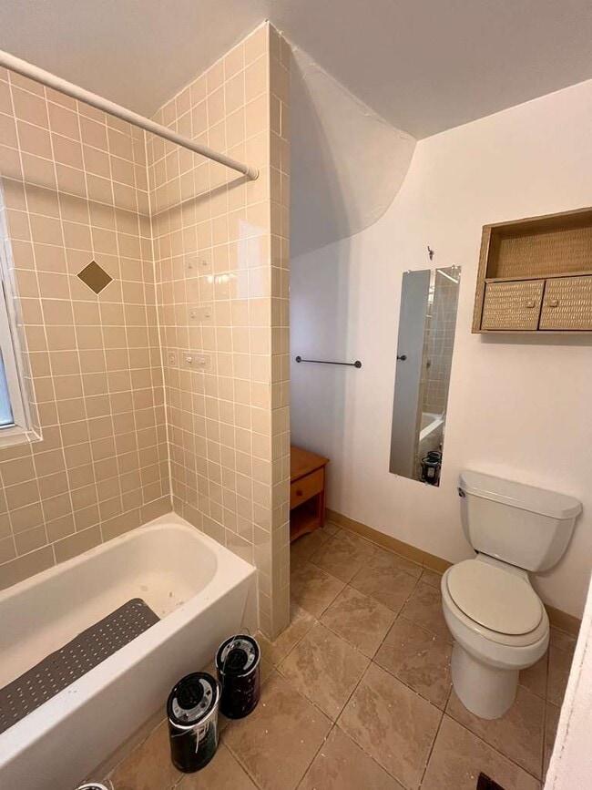 Building Photo - 10 Bucknam St