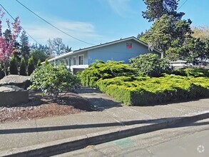Building Photo - 2750 SW Morris Ave