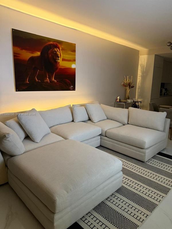 Foto del edificio - 700 NE 24th St