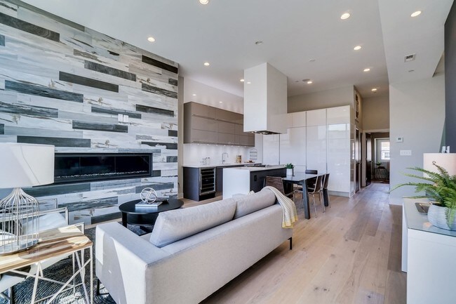 Building Photo - 1476 Harvard St NW