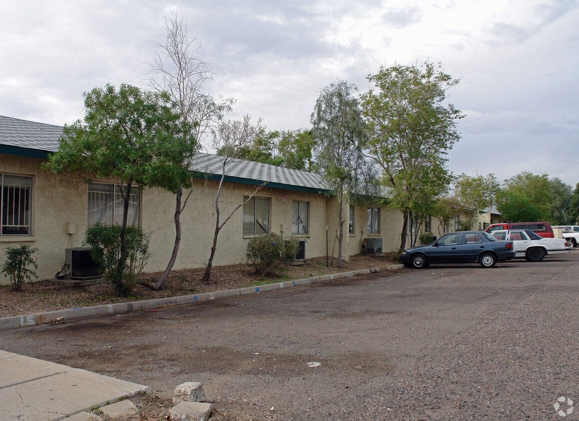 Foto del edificio - 810 E Hatcher Rd