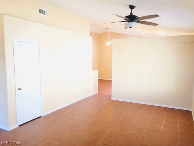 Foto del edificio - 4836 Minturn Ave