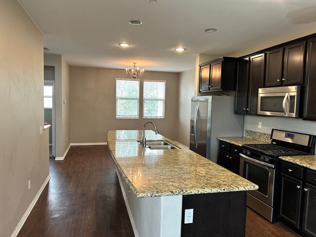 Building Photo - Modern Comfort Meets Classic Charm – 4BR H...