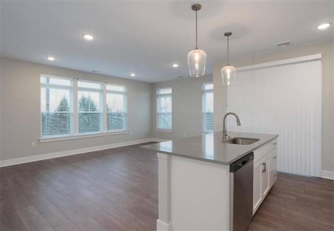 Building Photo - 2280 Lafayette Park Dr