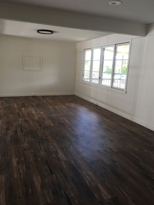 Building Photo - Completely renovated 3 bedroom 2 bath Wahi...