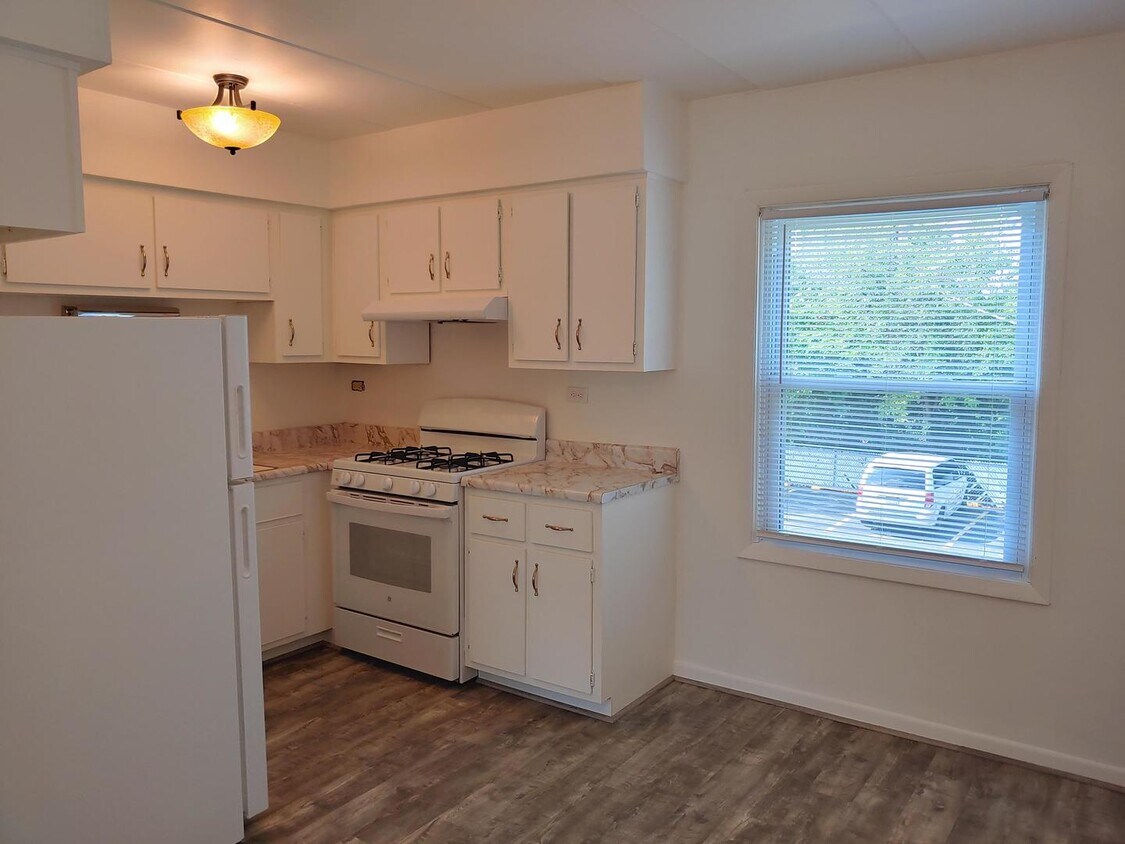 Foto principal - 104 W Willow St