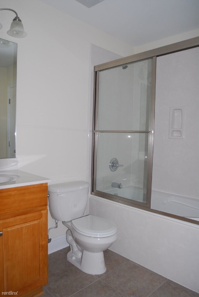 Building Photo - 3 br, 2.5 bath Townhome - 3491 Riverbend Cv