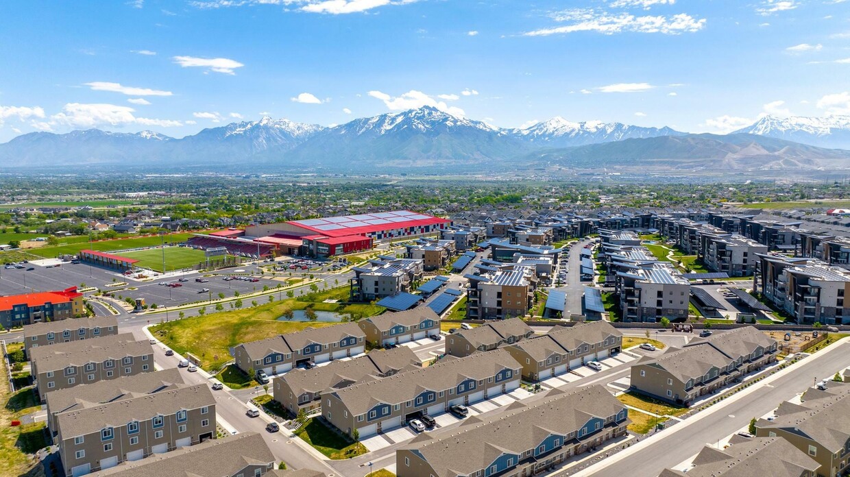 Primary Photo - Herriman Townhomes - FC