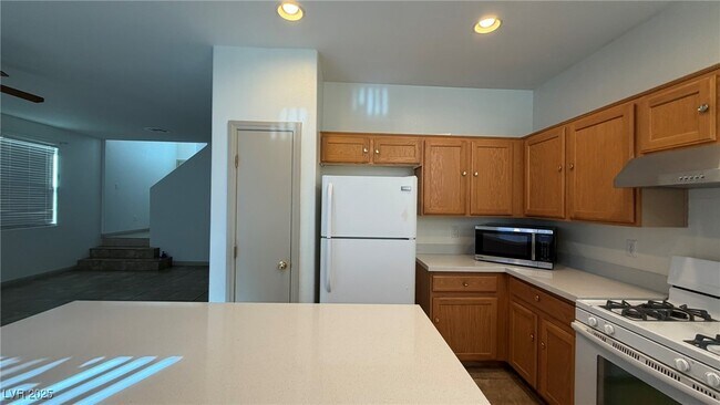 Foto del edificio - 9243 Sterling Hill Ave