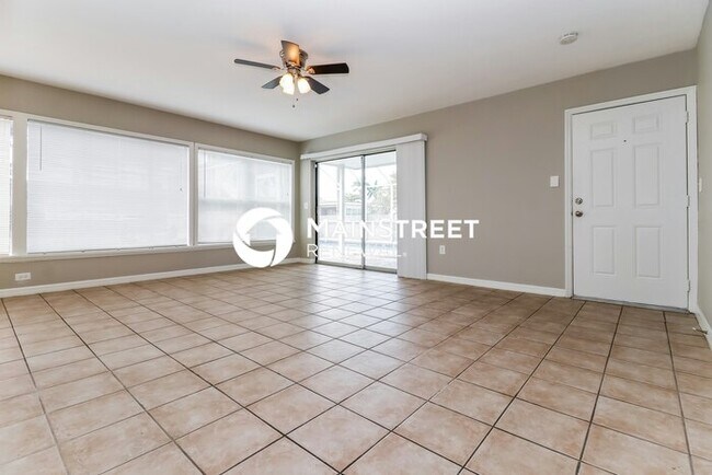Foto del edificio - 2 Bedroom Pet-Friendly Home in Fort Myers,...