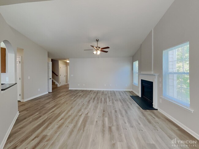 Foto del edificio - 3810 Abbeywood Pl