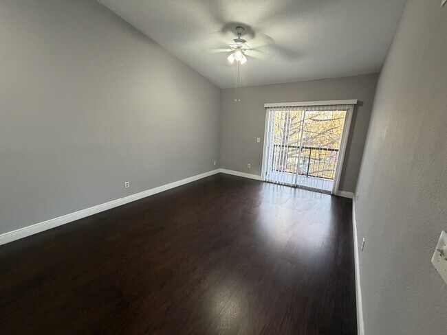 Foto del edificio - 1940 Lake Atriums Cir