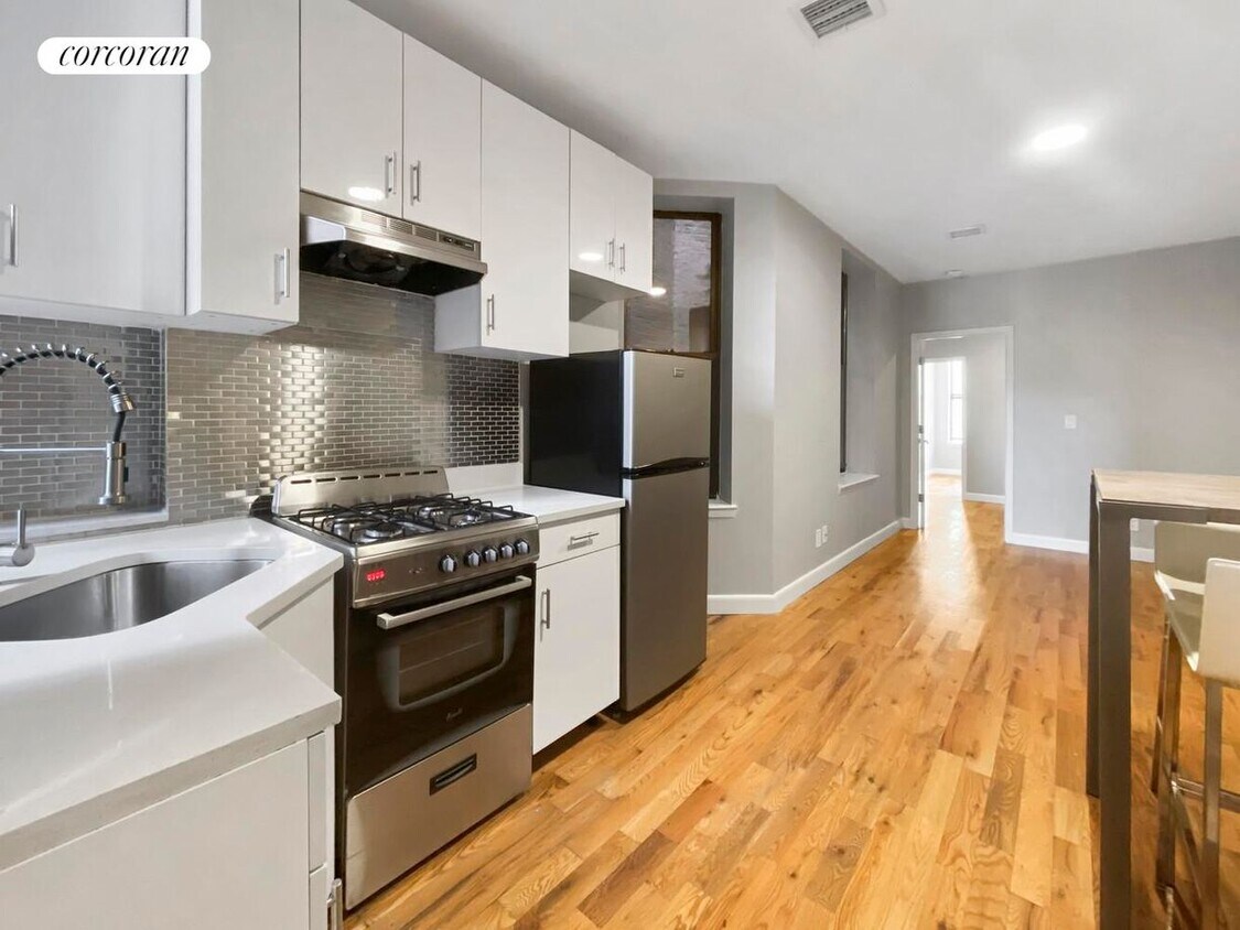 Foto principal - 2649 Frederick Douglass Blvd