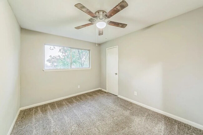 Building Photo - 4-Bedroom Home in League City – Space, Comfort & Convenience