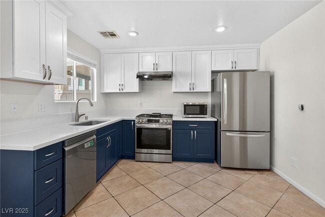 Building Photo - 5649 Dawn Falls St