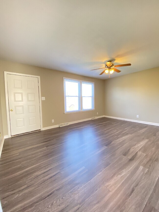 Foto del edificio - 1509 PINETREE DR