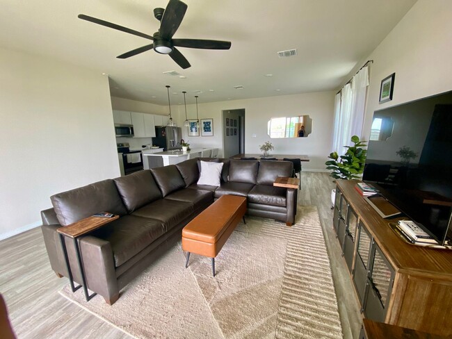 Foto del edificio - Amazing Floorplan - Coming Soon May 2026