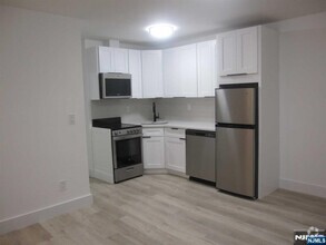 Building Photo - 119 1st St
