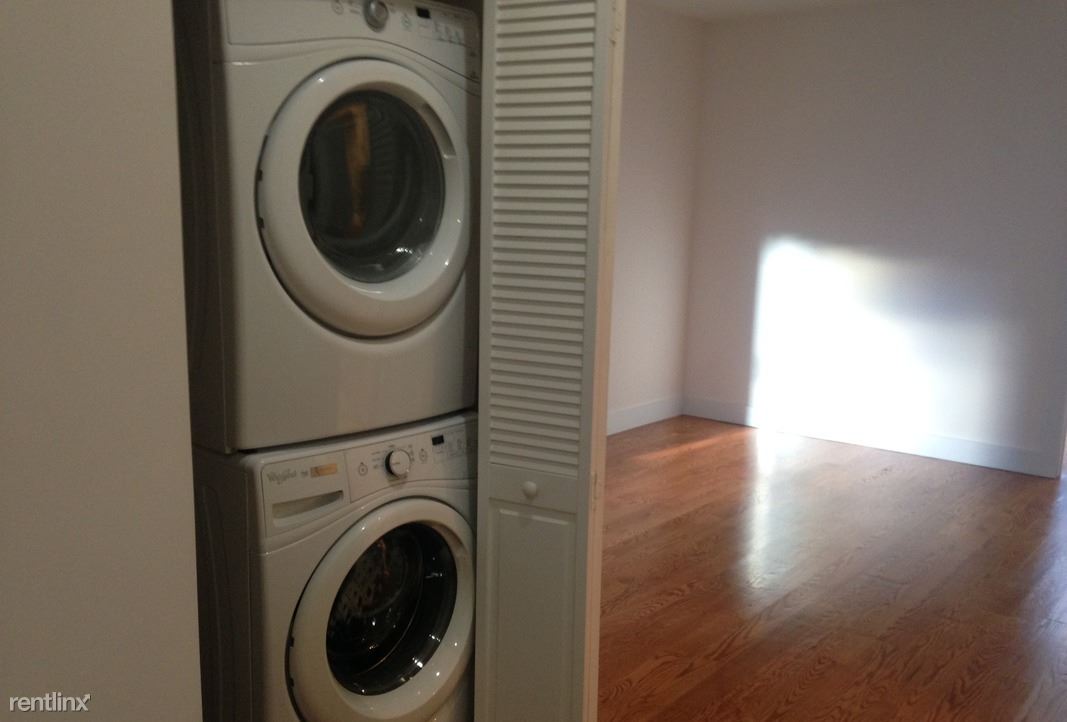 Primary Photo - 74 W 108th St