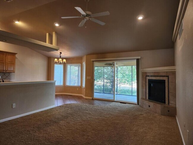 Building Photo - 157 Beacon Way