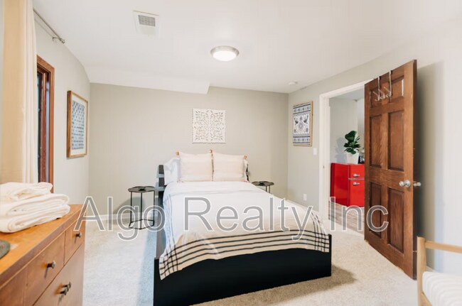 Foto del edificio - 4239 Minnehaha Ave