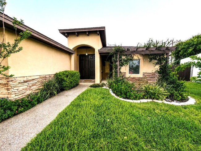 Building Photo - 11022 Winburn Dr