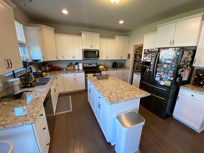 Building Photo - 4263 Lilac Ln