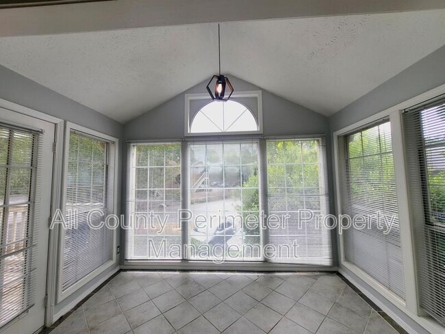 Foto del edificio - 1904 Country Park Dr