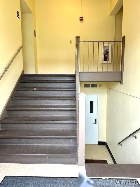Foto del edificio - 786 Kenmore Ave