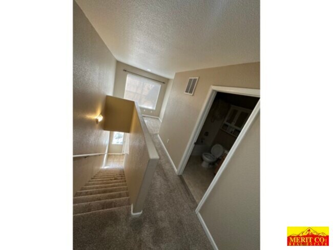 Building Photo - House