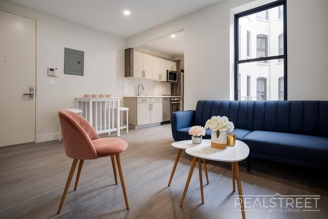 Foto del edificio - Stunning 1 Bed Near Prospect Park