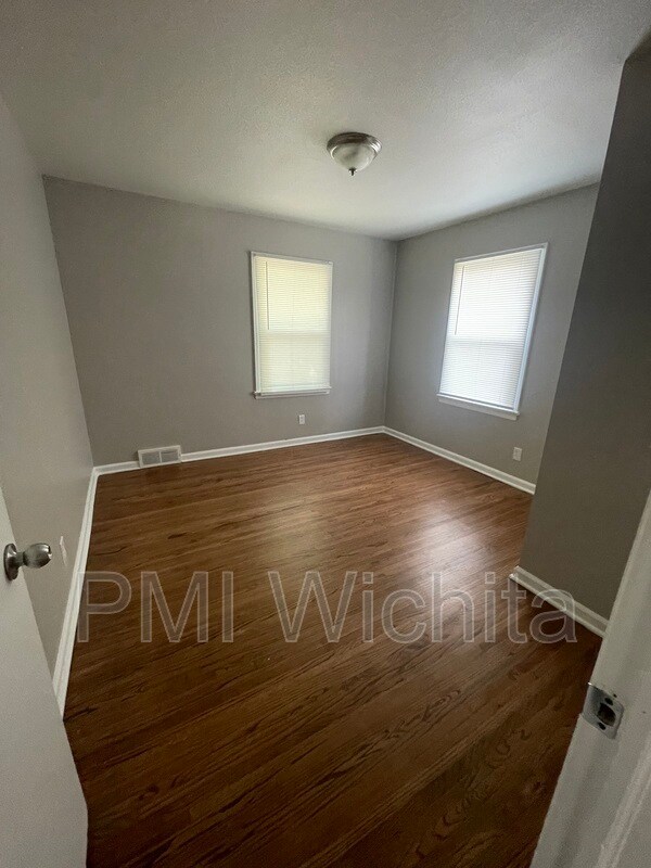 Foto del edificio - 2173 S Old Manor Rd