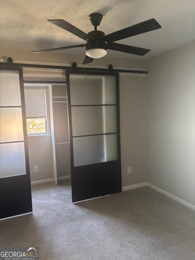 Building Photo - 602 Dixon Rd