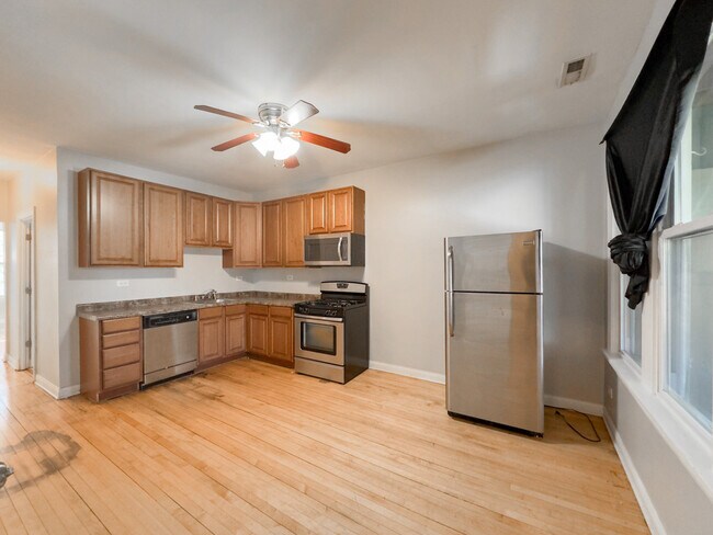 Foto del edificio - 3123 N Kimball Ave