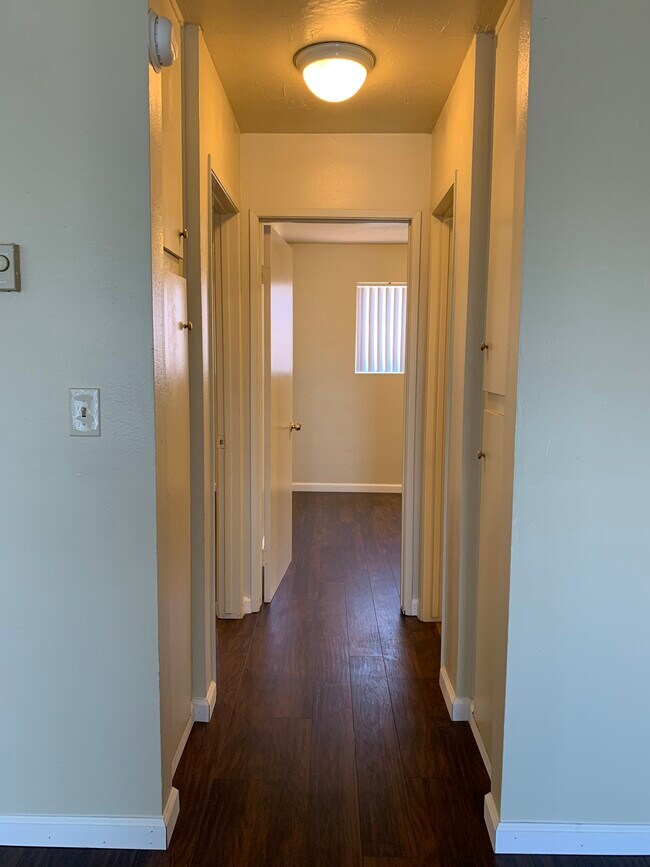 Foto del edificio - 3103 E 18th St