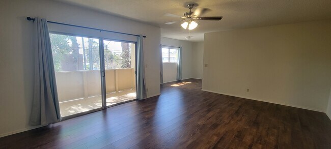 Interior - 602 E Tujunga Ave