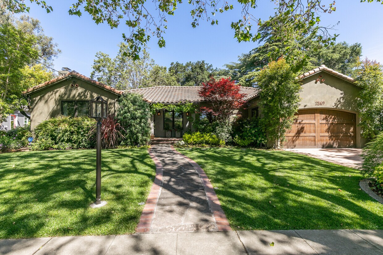 Foto principal - 1269 Glen Eyrie Ave