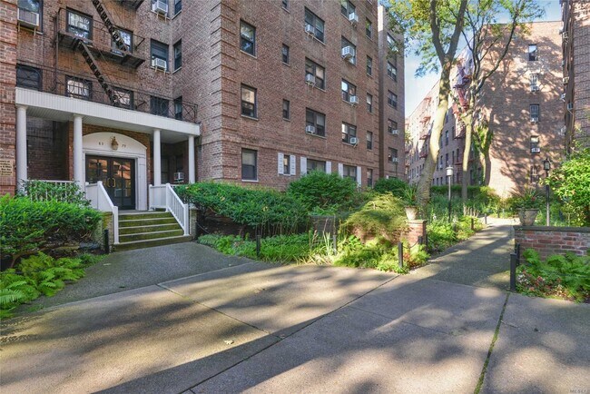 Building Photo - 83-75 118th St