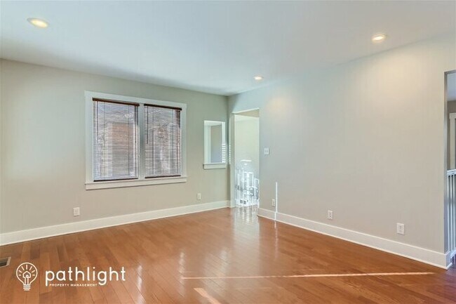 Building Photo - 3041 Woodbridge Street, Roseville, MN, 55113