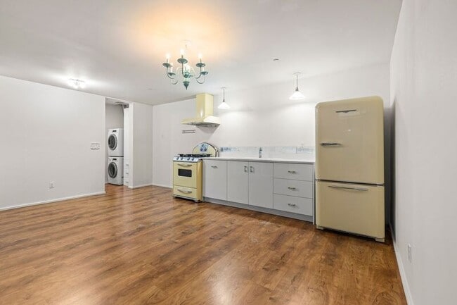 Foto del edificio - 3923 NE Mallory Ave