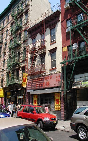 Foto del edificio - 30 Mott St