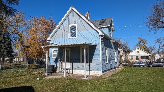 Building Photo - 1319 Grand Ave