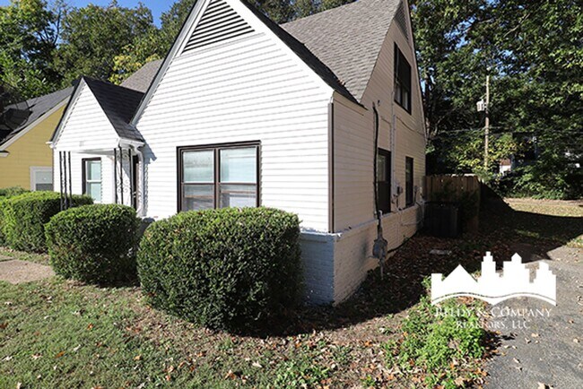 Foto del edificio - Gorgeous Two-Story White House with Bonus Room